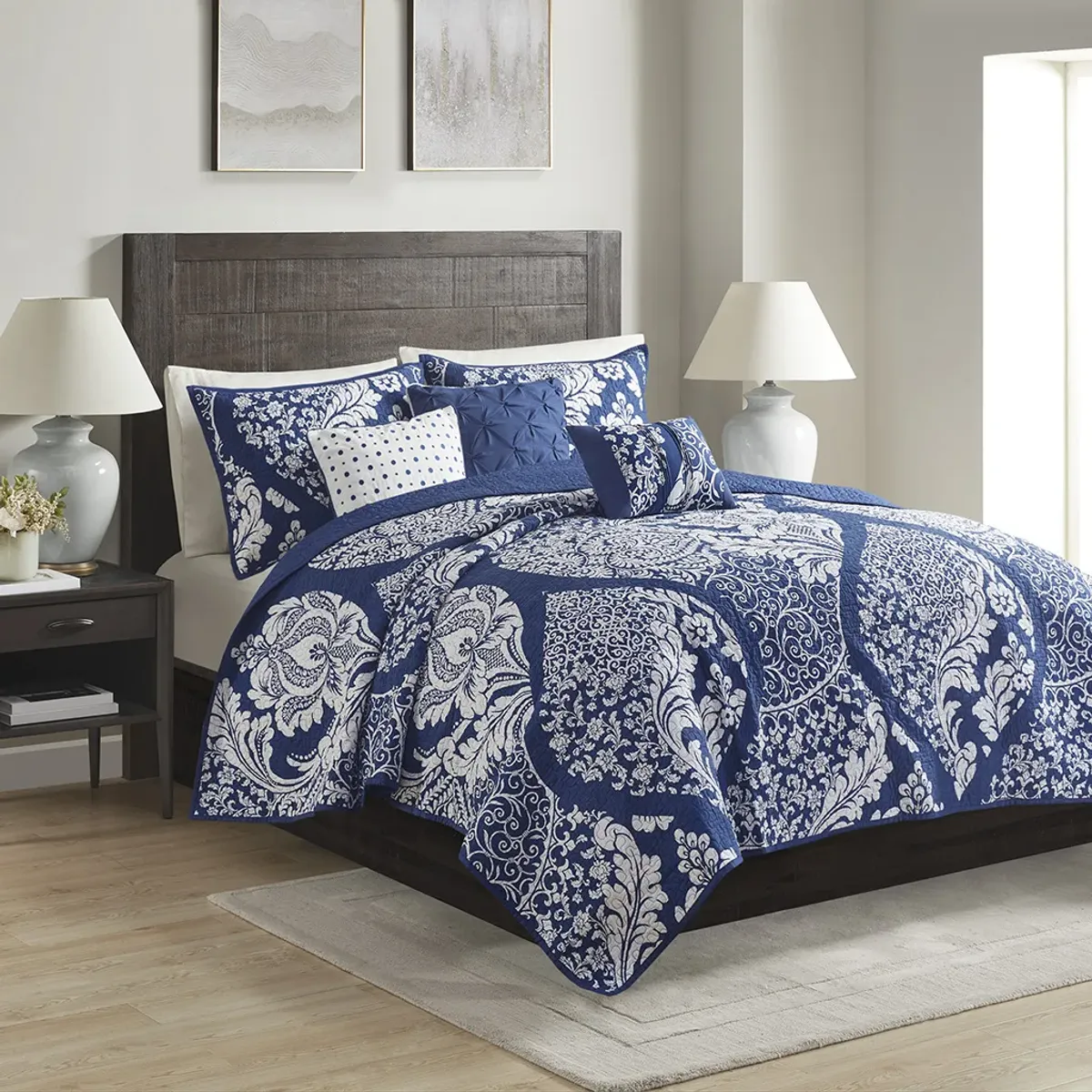 Madison Park Vienna Indigo 6 Piece Printed Cotton Quilt Set with Throw Pillows