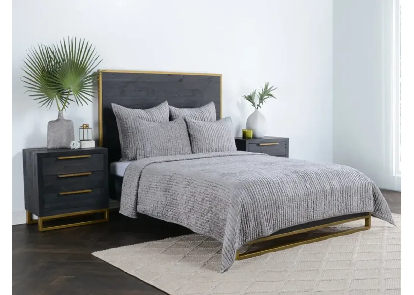 Bari Velvet Gray 3Pc Queen Quilt Set