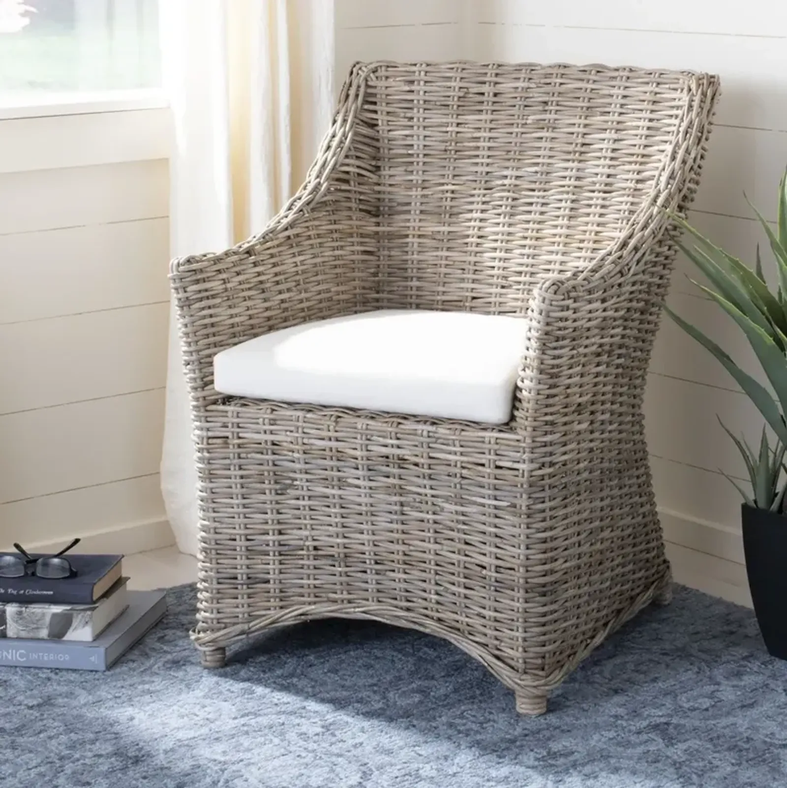 VENTURA RATTAN ARM CHAIR 