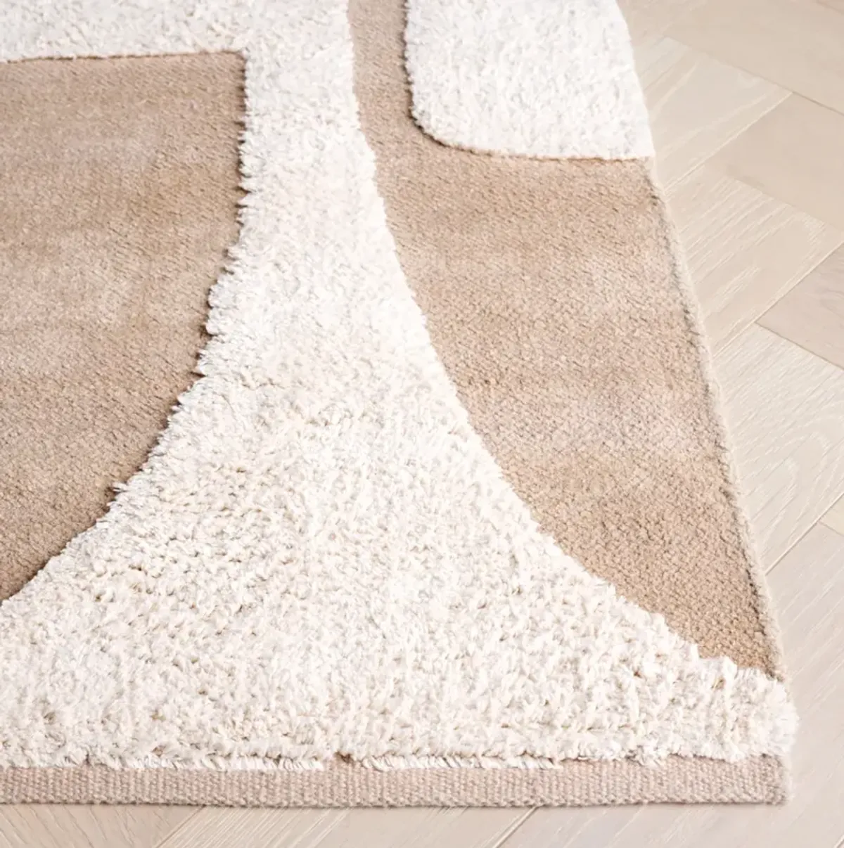 CASABLANCA 790 BEIGE  2'-3' x 9' Runner Rug