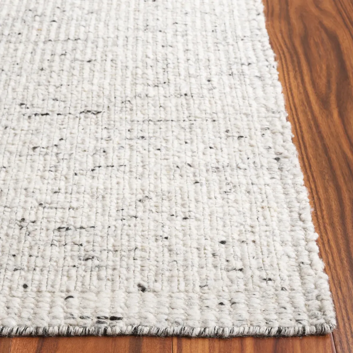 MIRAGE 775 LIGHT GREY  2'-3' x 8' Runner Rug