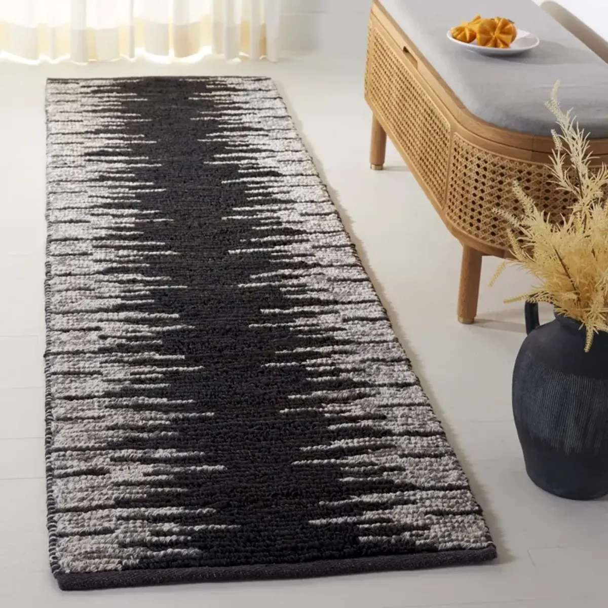 NATURAL FIBER 953 BLACK  2'-3' x 8' Runner Rug