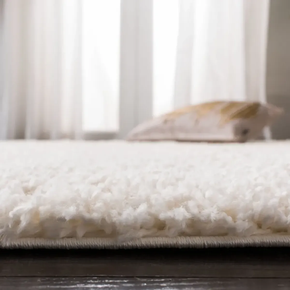FONTANA SHAG Medium Rectangle Power Loomed 5'-3" X 7'-6" Rug