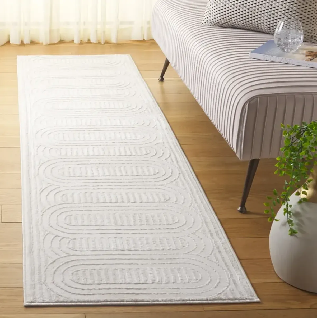 ARCHWAY 802 IVORY  2'-2' x 8' Runner Rug