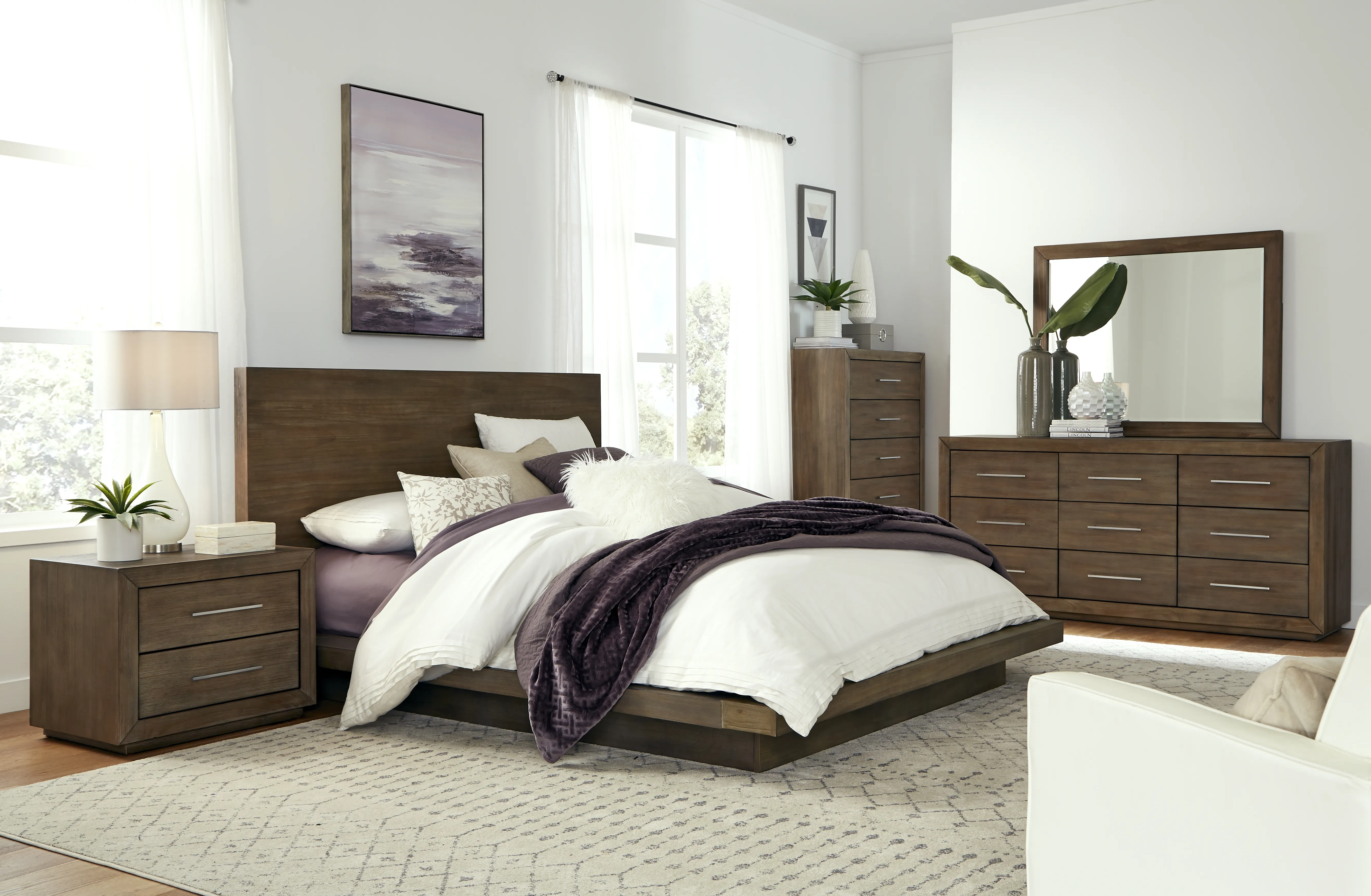 Melbourne Queen-Size Panel Bed in Dark Pine