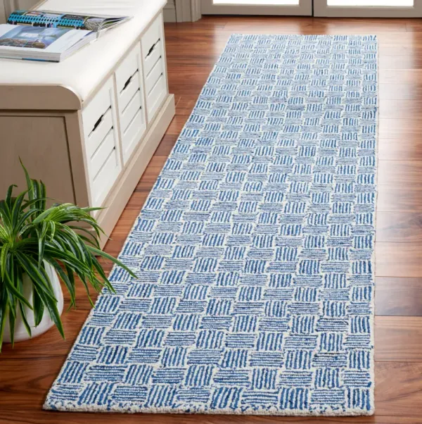 MICRO-LOOP Hand Tufted 2'-3' x 9' runner