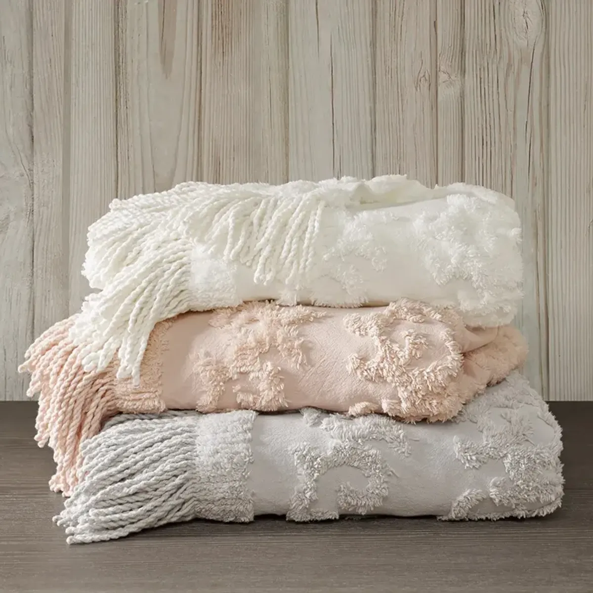 Madison Park Chloe Ivory 100% Cotton Tufted Chenille Lightweight Throw With Fringe Tassel 50" x 60"