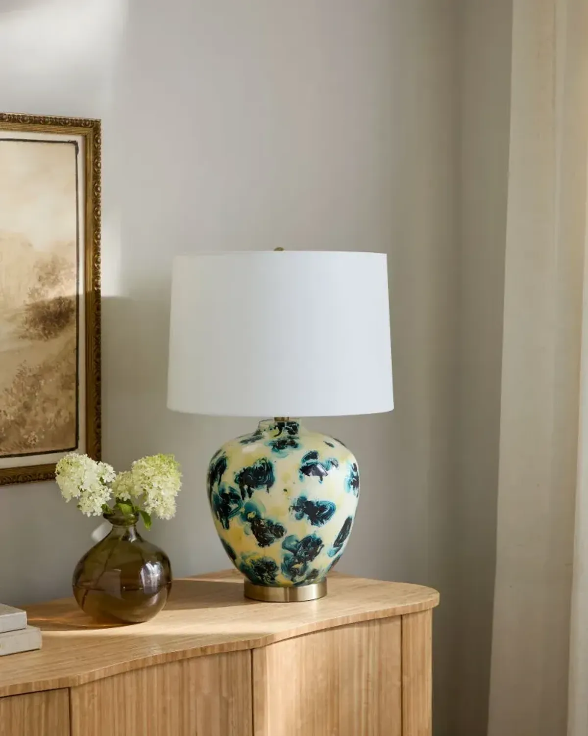 Snicarte SNR-008 25"H x 16"W x 16"D Accent Table Lamp