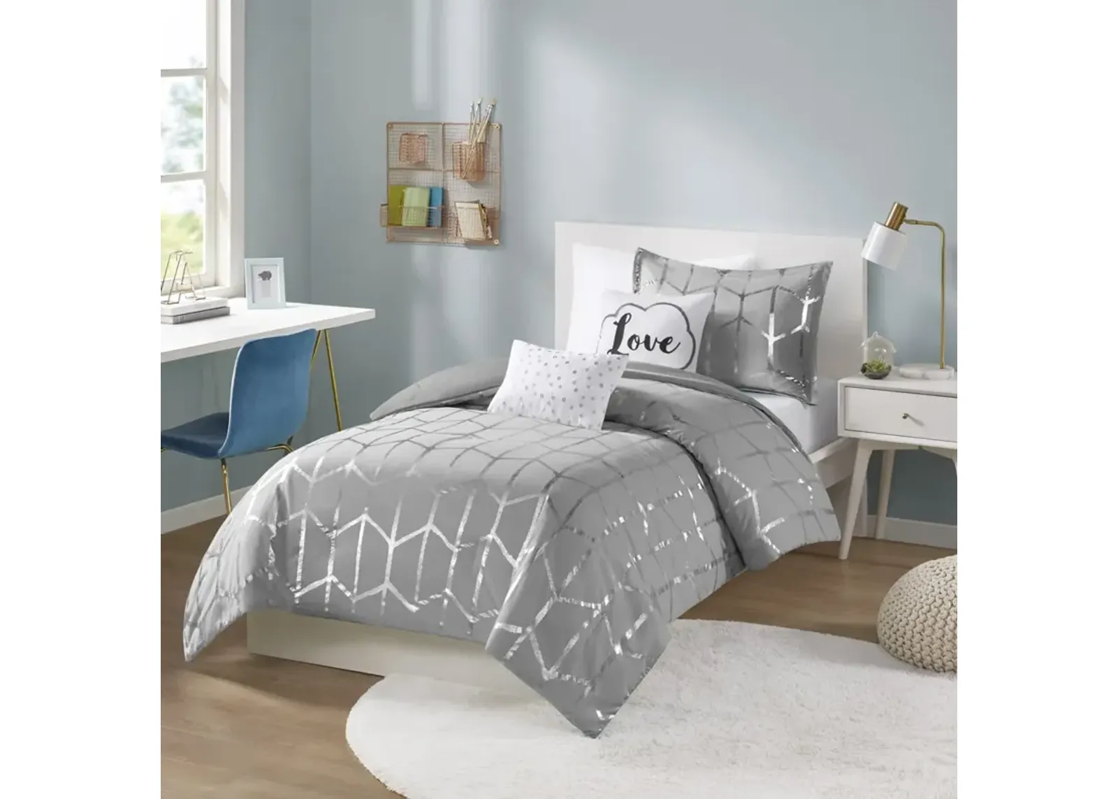 Intelligent Design Raina Grey/Silver Metallic Printed Comforter Set