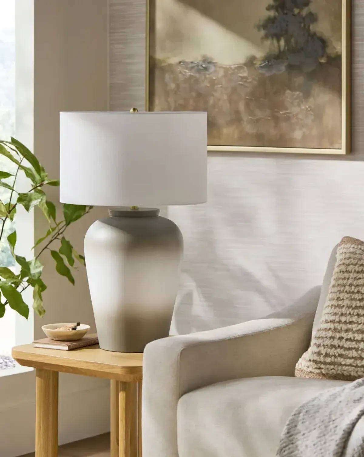 Lucero LUO-002 30"H x 18"W x 18"D Accent Table Lamp