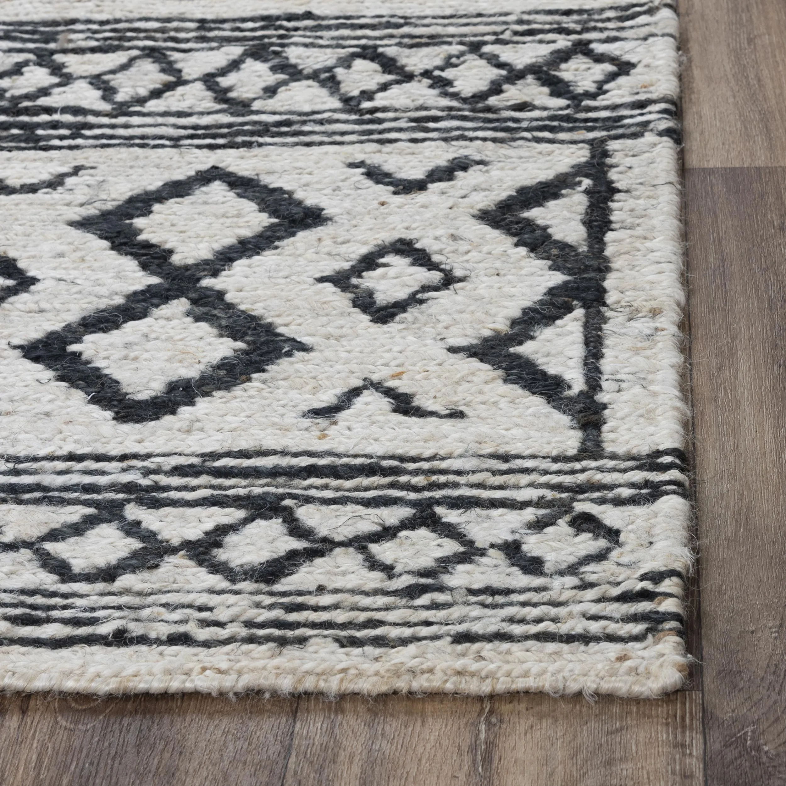 Bengal Beige/Black  Jute 10' x 14' Rectangle Rug