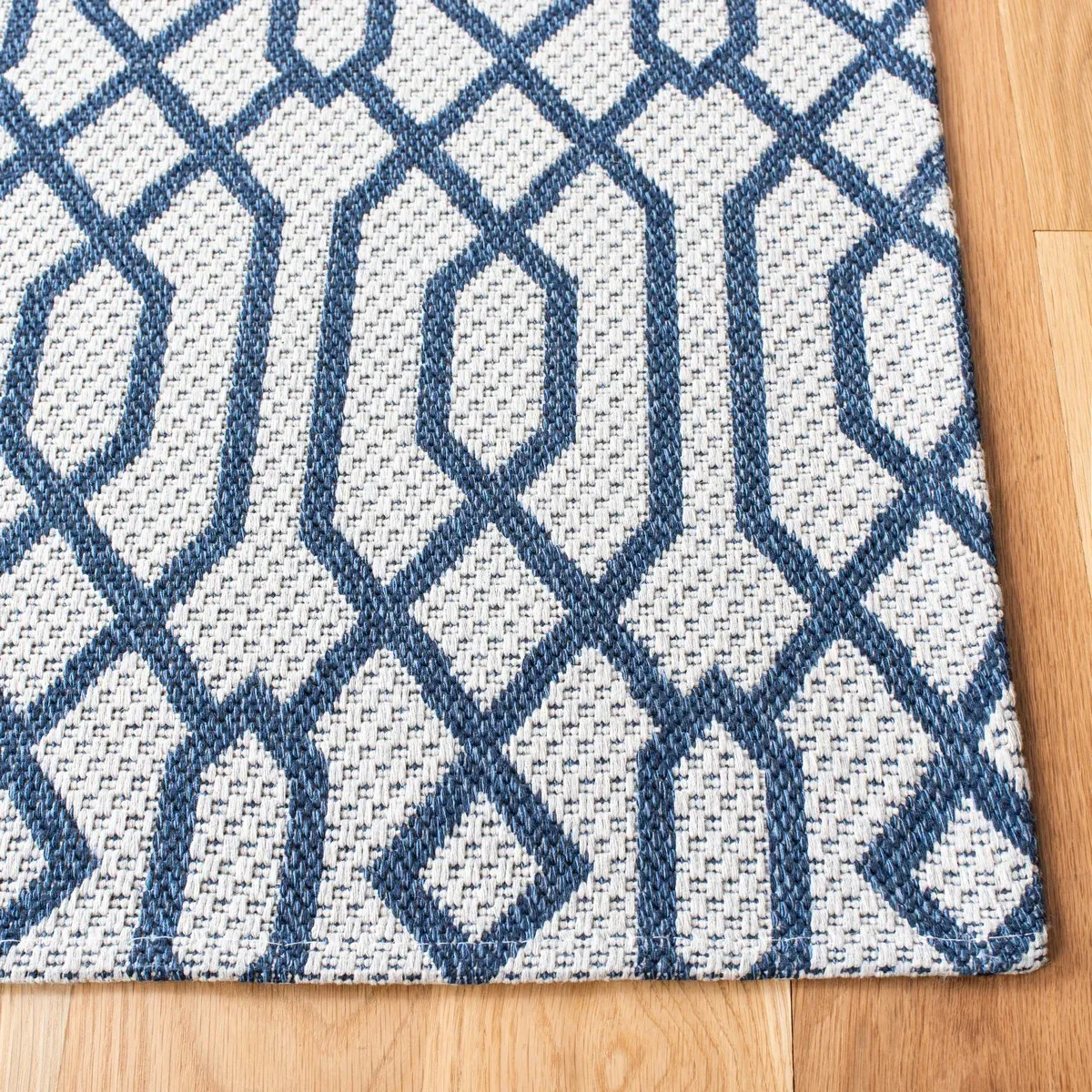 AUGUSTINE 421 NAVY  6'-4' x 6'-4'Square Square Rug