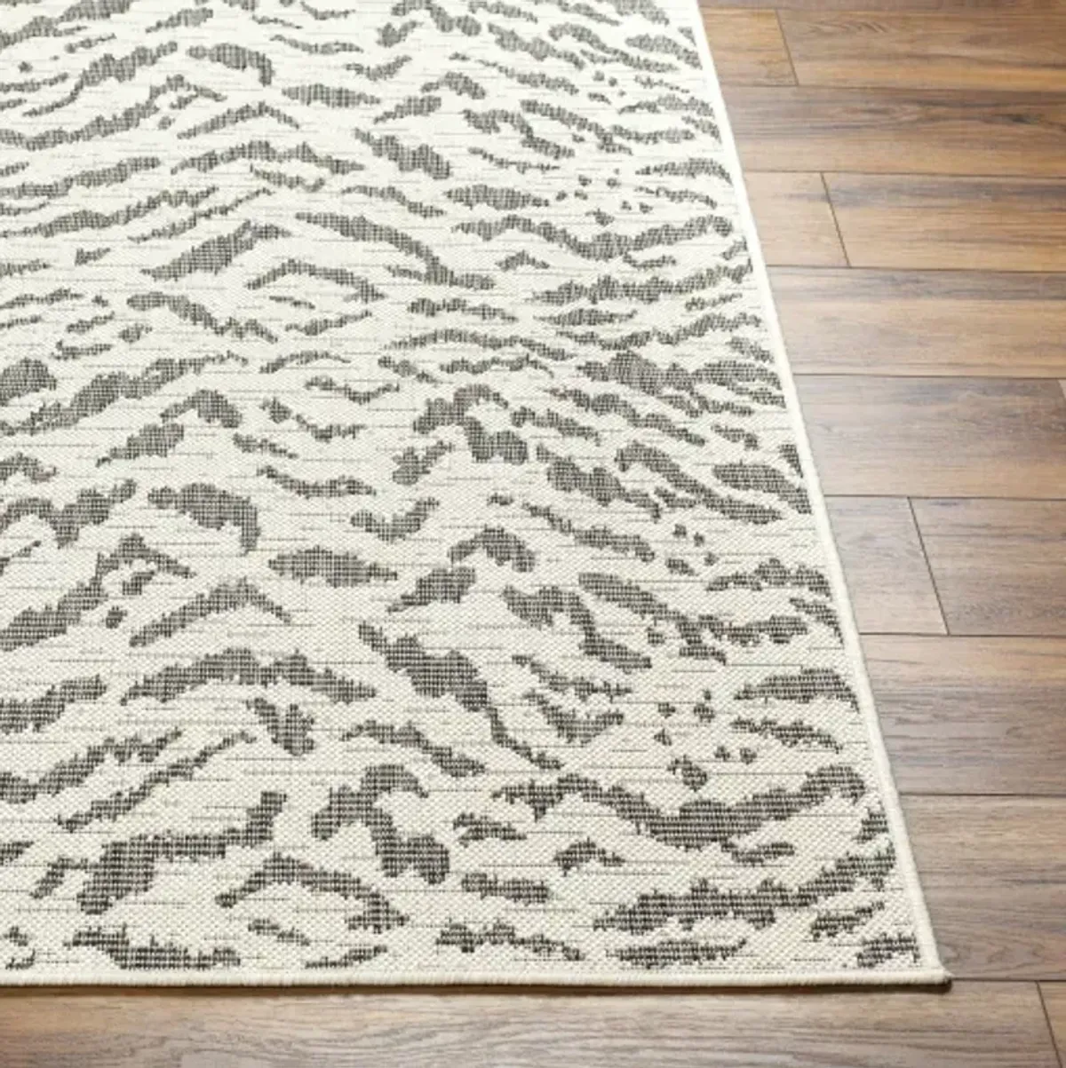 Ravello RVL-2353 6'7" x 9' Machine Woven Rug