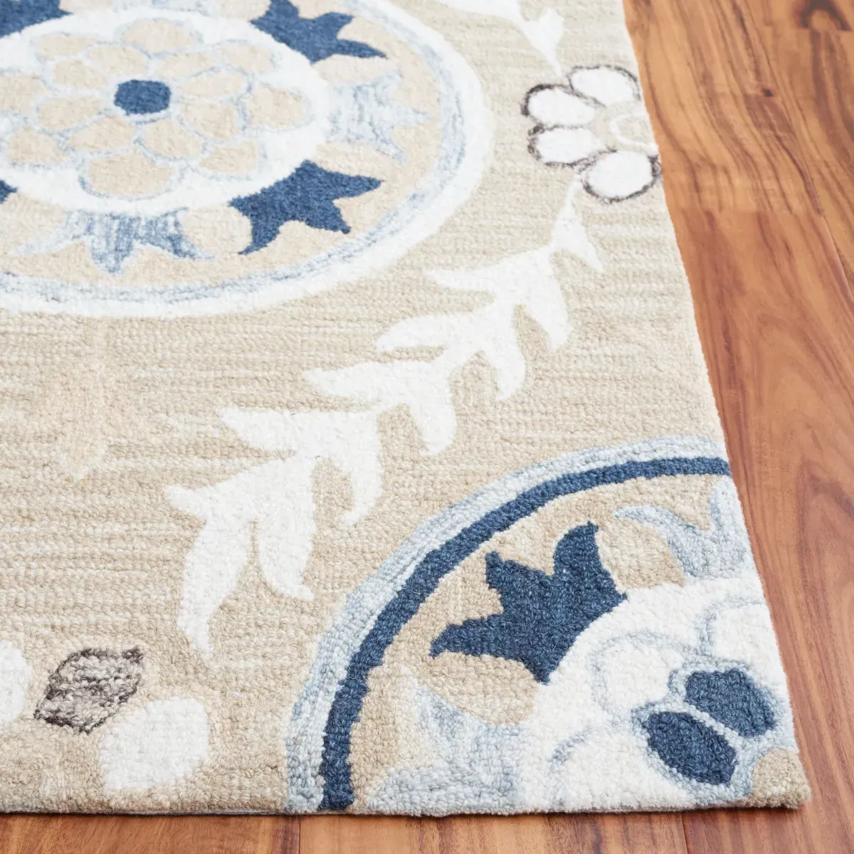 JARDIN 755 BEIGE  2'-3' x 8' Runner Rug