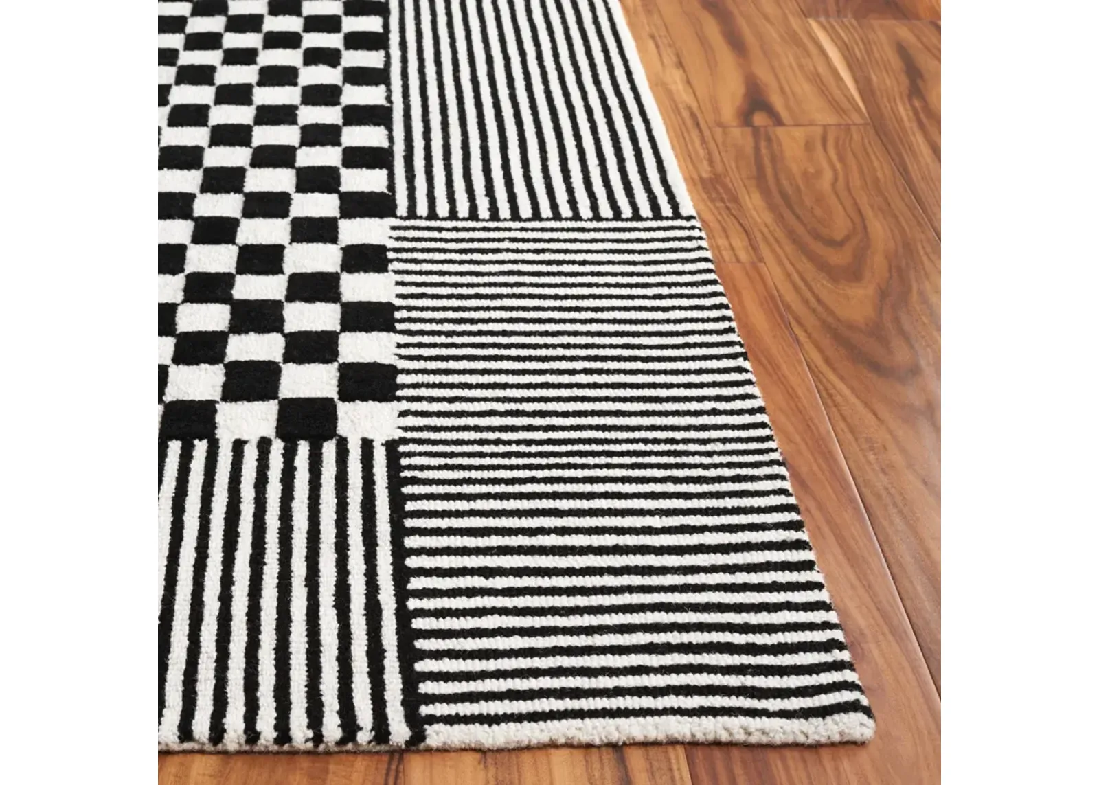 GENRE 207 CHECKERED BLACK  6' x 6' Square Square Rug