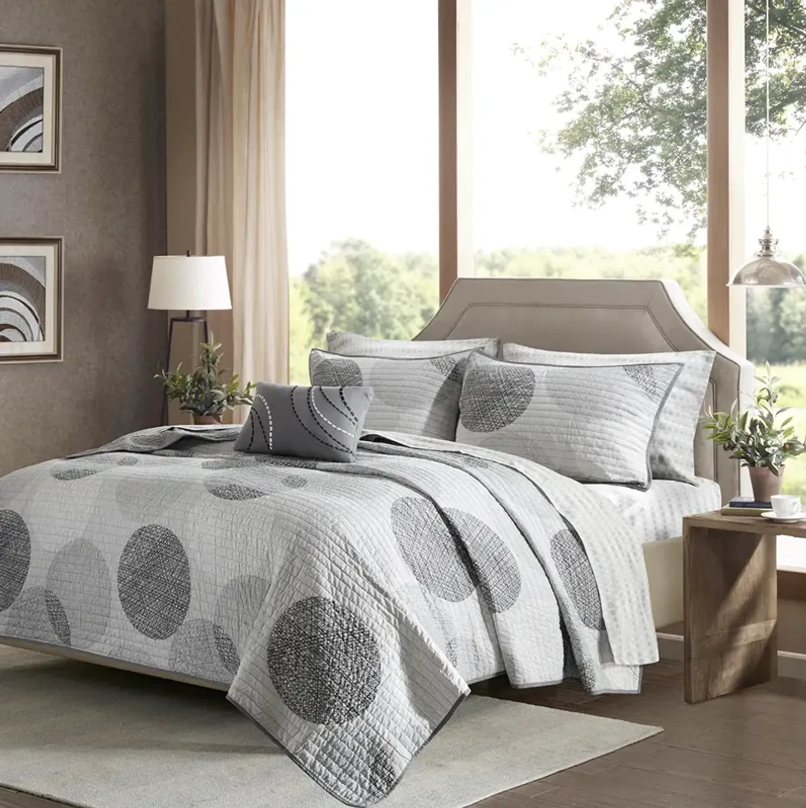 Madison Park Essentials Knowles Grey 6 Piece Quilt Set with Cotton Bed Sheets