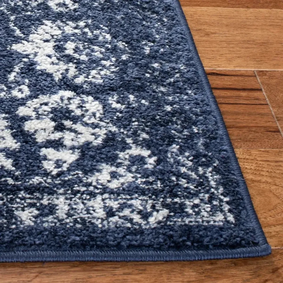 ADIRONDACK 109 NAVY  2'-6' x 18' Runner Rug