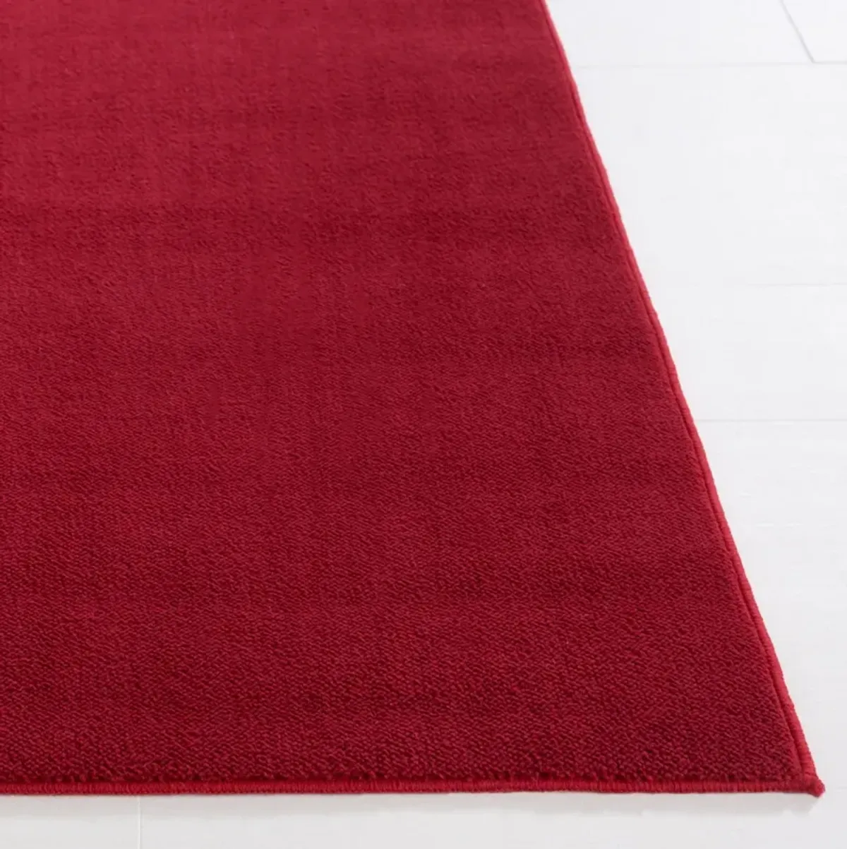 LOFT 315 RED 2'-3' x 6' Runner Rug