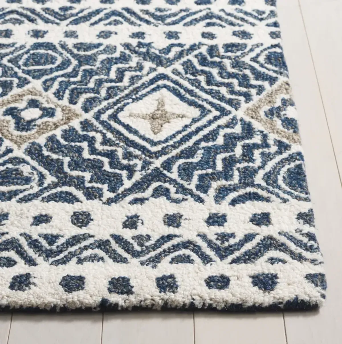 MICRO-LOOP 803 NAVY  2'-3' x 7' Runner Rug