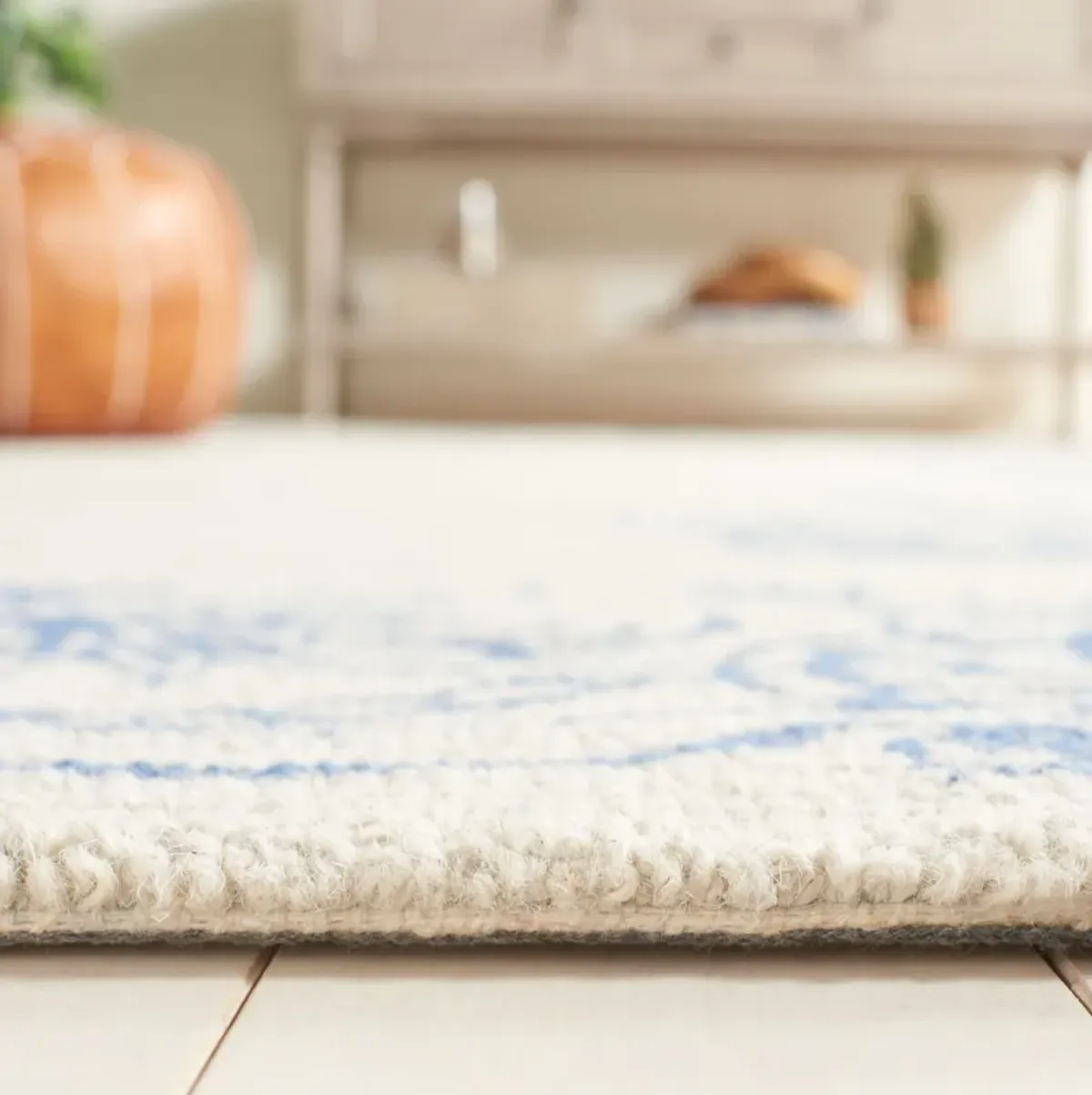 CHELSEA Hand Tufted 5' x 8' area rug