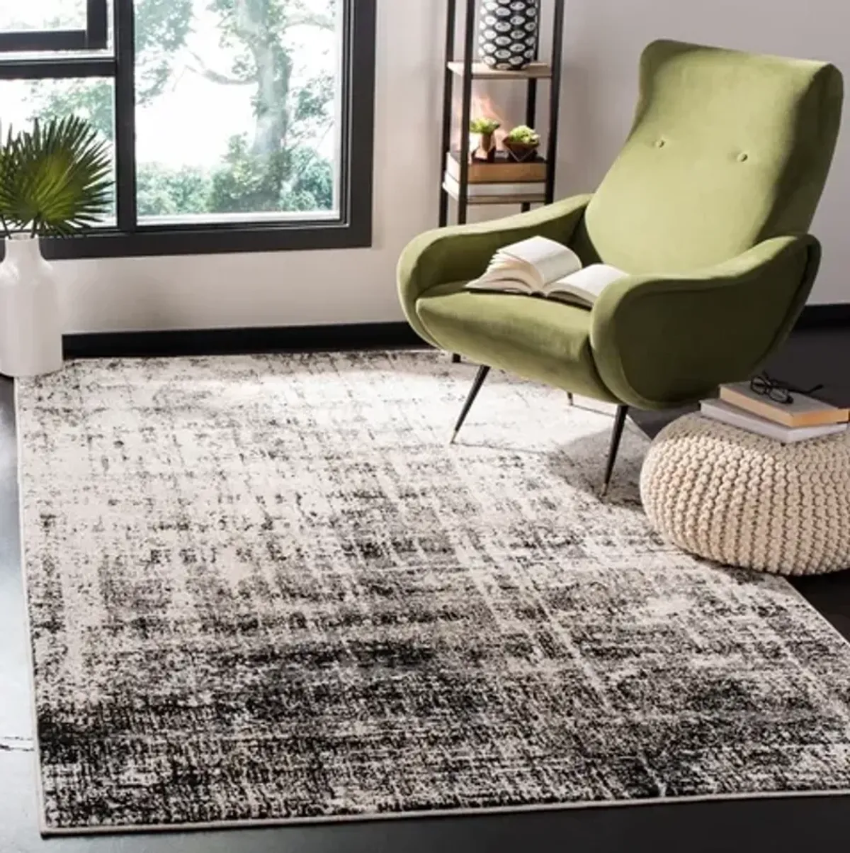 ADIRONDACK Contemporary Silver / Black 4' X 6' Powerloomed Rug