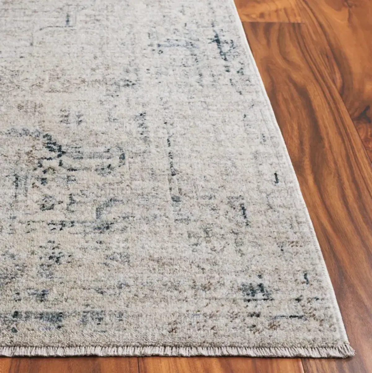 ANTIQUE PATINA 650 GREY  2'-4' x 8' Runner Rug