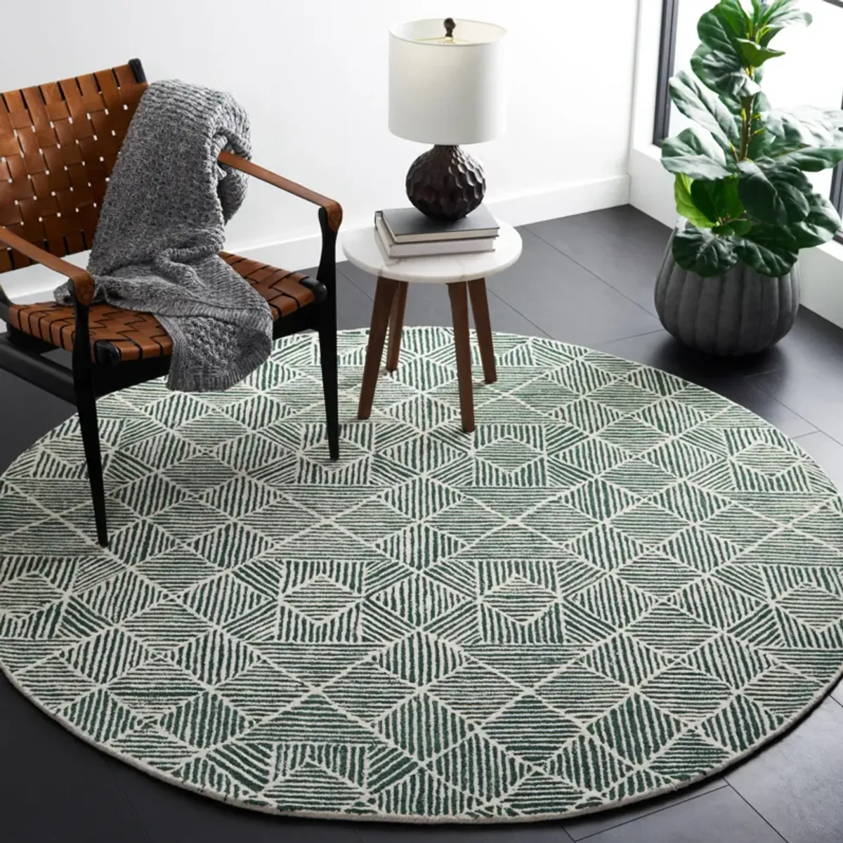 ABSTRACT Hand Tufted 4' x 4' Round area rug