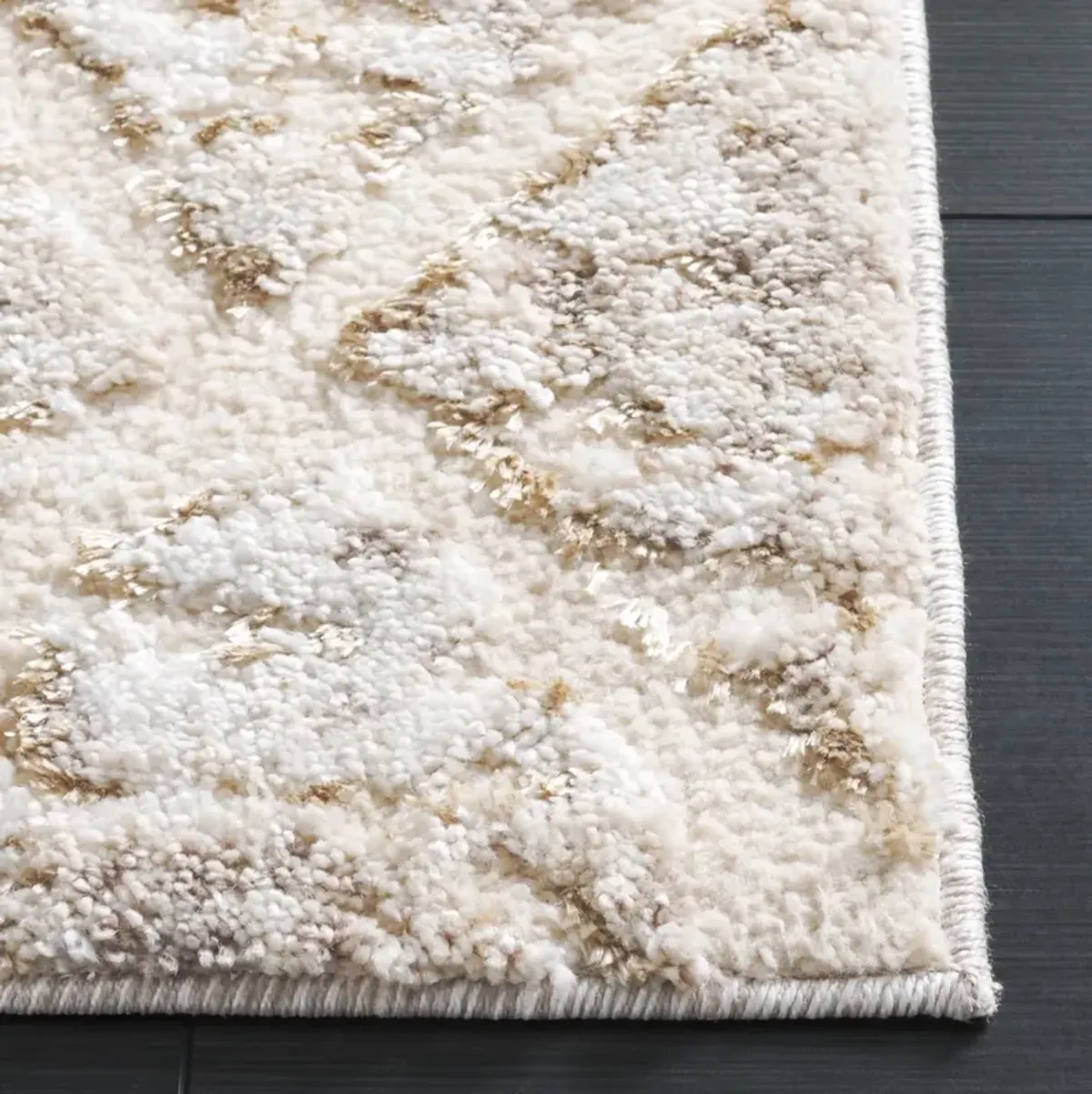 RAVINE SHAG 354 BEIGE  2'-2' x 8' Runner Rug