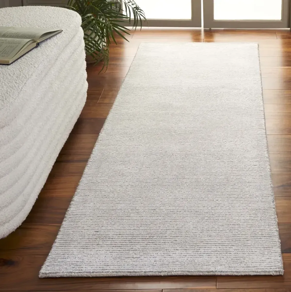 MIRAGE 375 IVORY  2'-3' x 8' Runner Rug