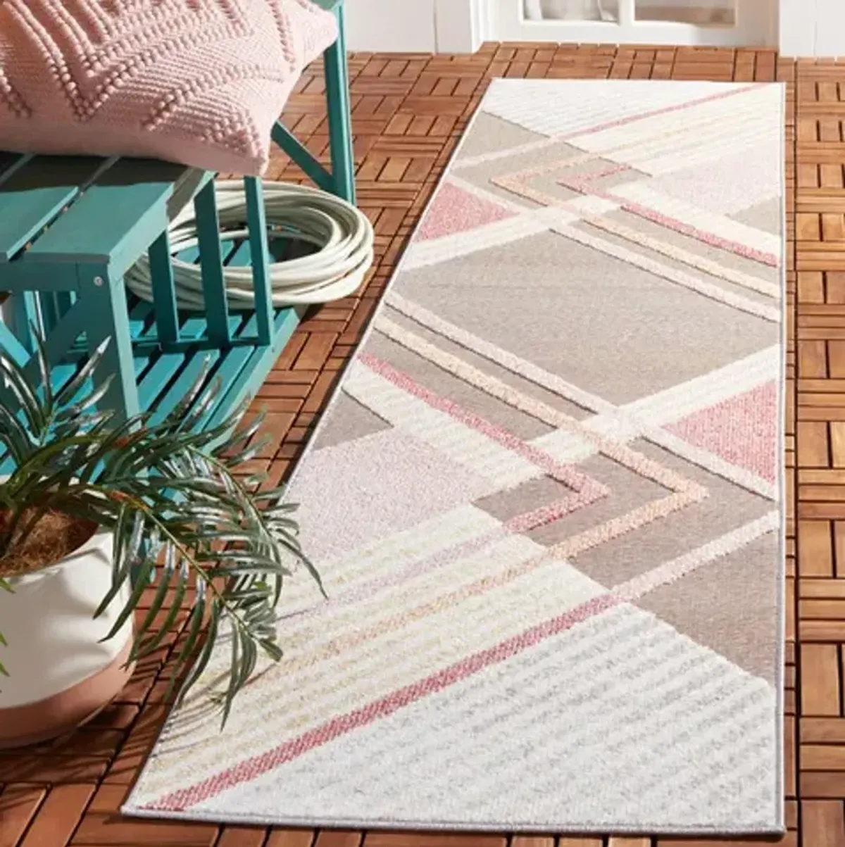 SARASOTA 102 Pink  2'-3' X 9' Runner Rug