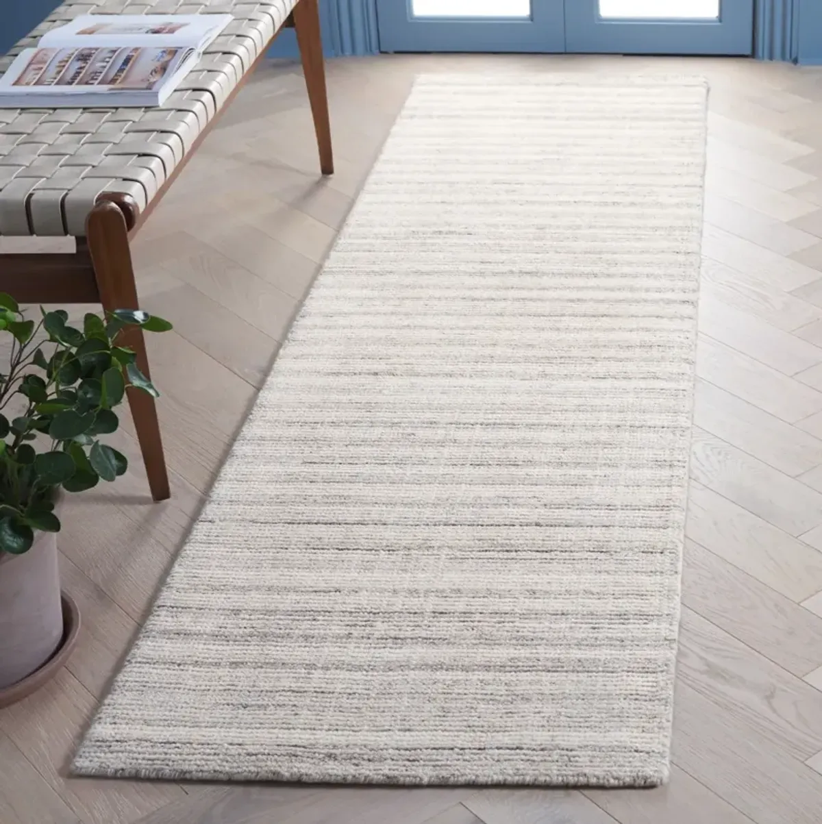 MIRAGE 462 IVORY  2'-3' x 8' Runner Rug