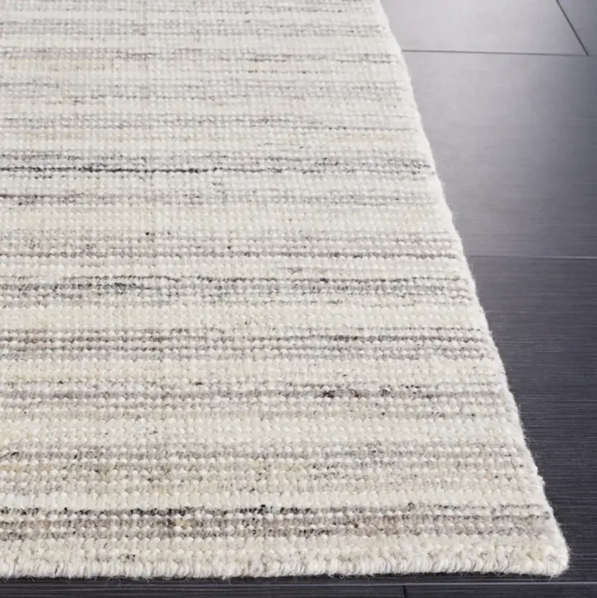 MIRAGE 462 IVORY  2'-3' x 8' Runner Rug