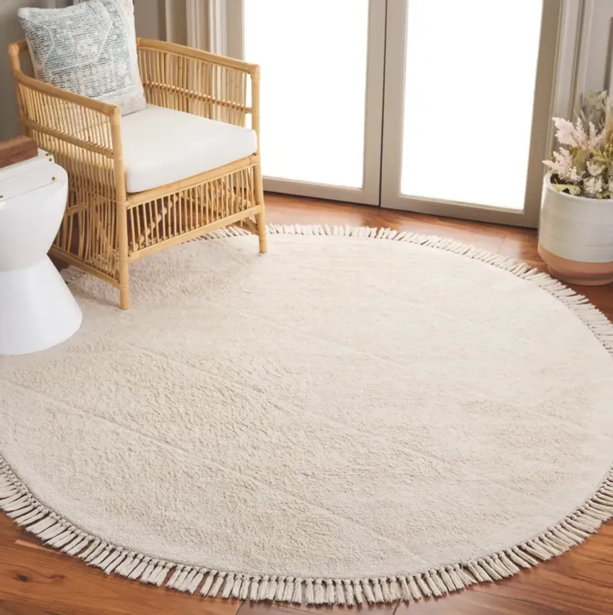 EASY CARE 213 IVORY 6' x 6' Round Round Rug