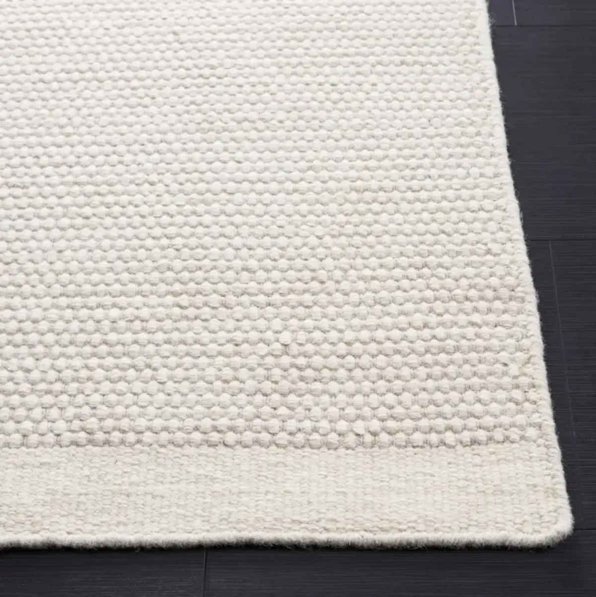 VERMONT 807 IVORY 2' x 3' Accent Rug