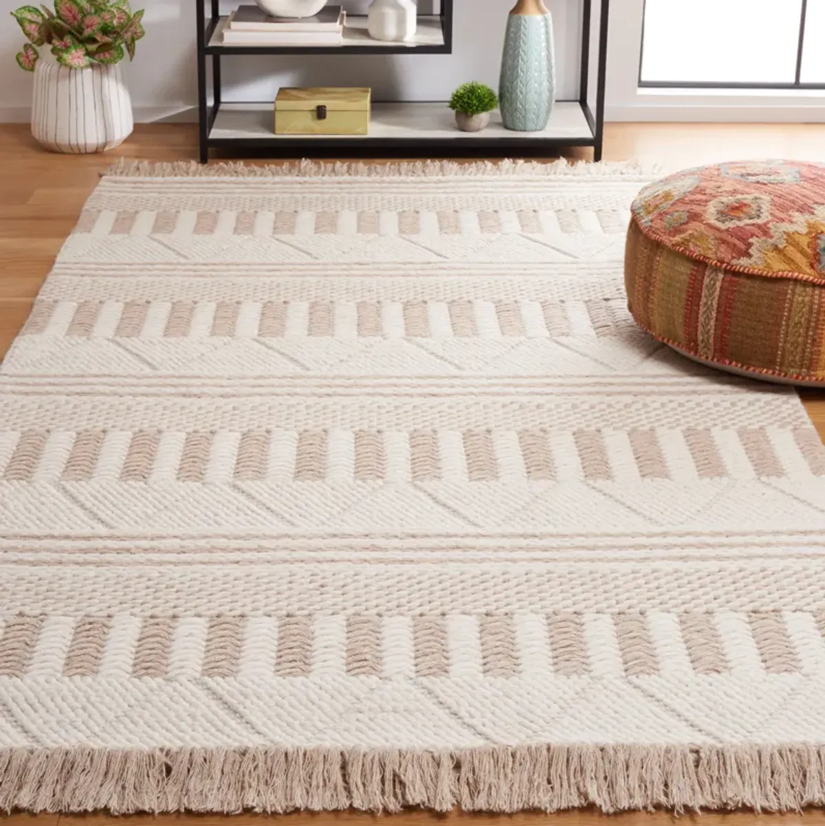 NATURA Hand Woven 3' x 5' area rug