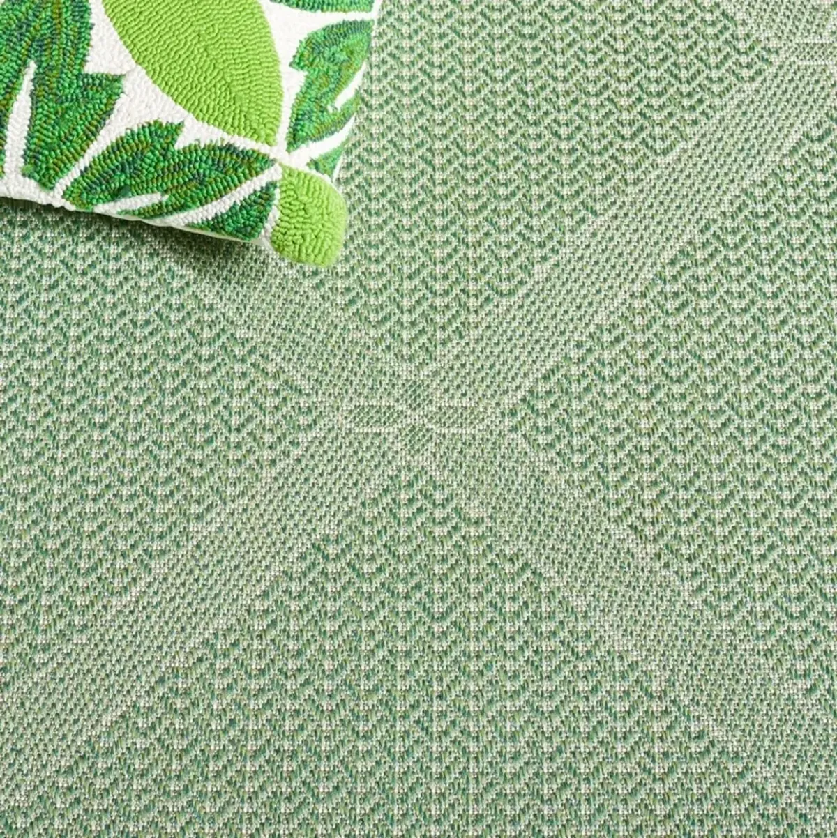 BERMUDA  851 Green 2' X 8' Runner Rug