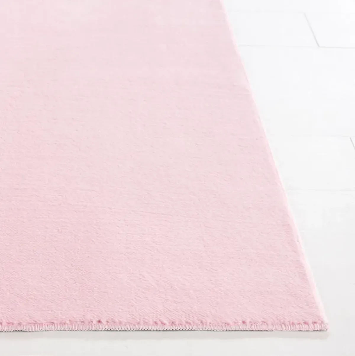 LOFT 315 PINK 2'-3' x 7' Runner Rug