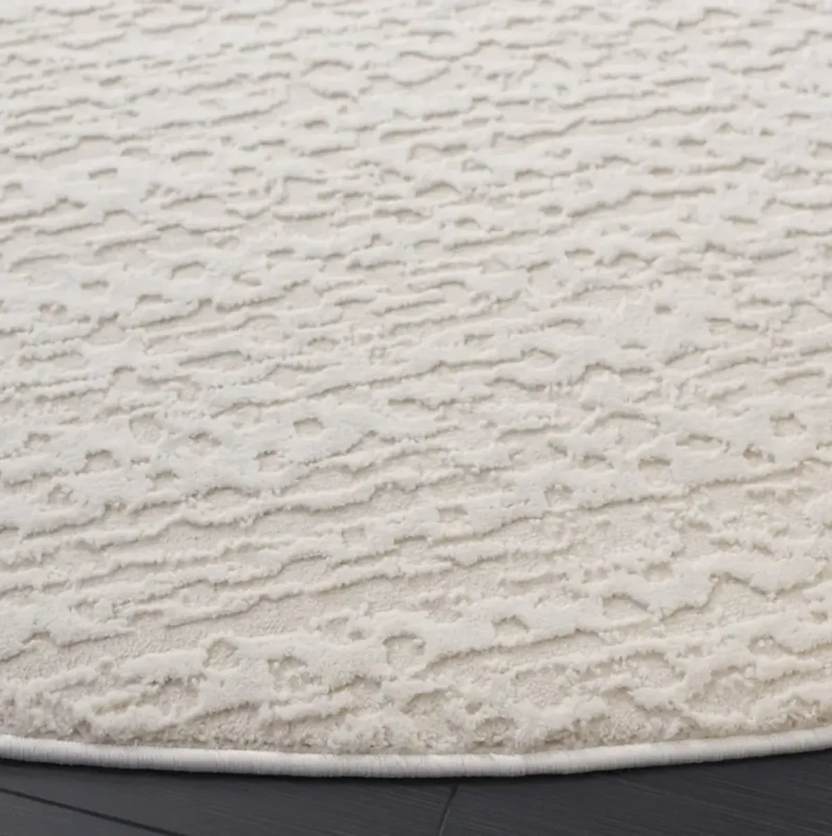 REVIVE 124 IVORY 6'-7' x 6'-7' Round Round Rug