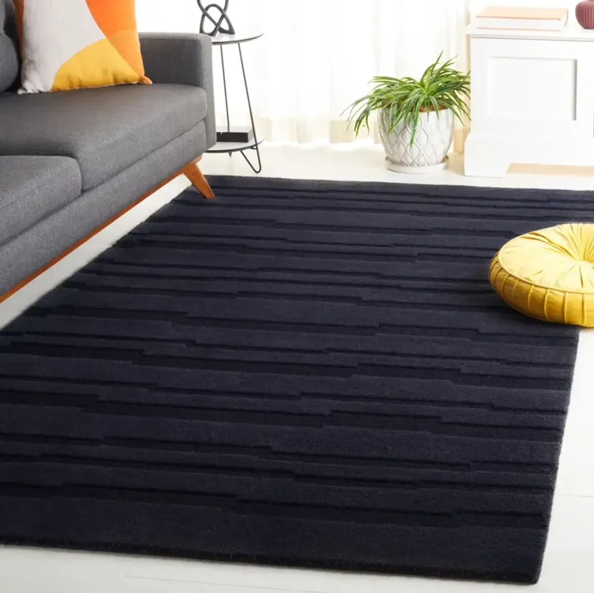 CHATHAM 301 BLACK 6' x 9' Medium Rectangle Rug