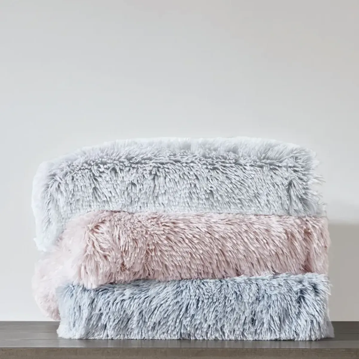 Intelligent Design Emma Blush Shaggy Faux Fur Throw