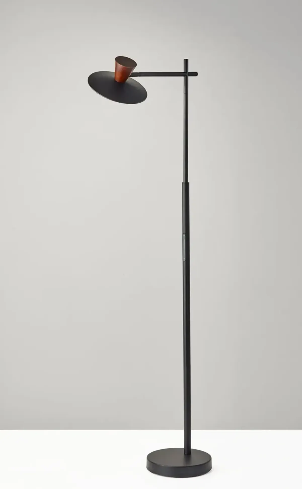 Elmore LED Floor Lamp w. Smart Switch