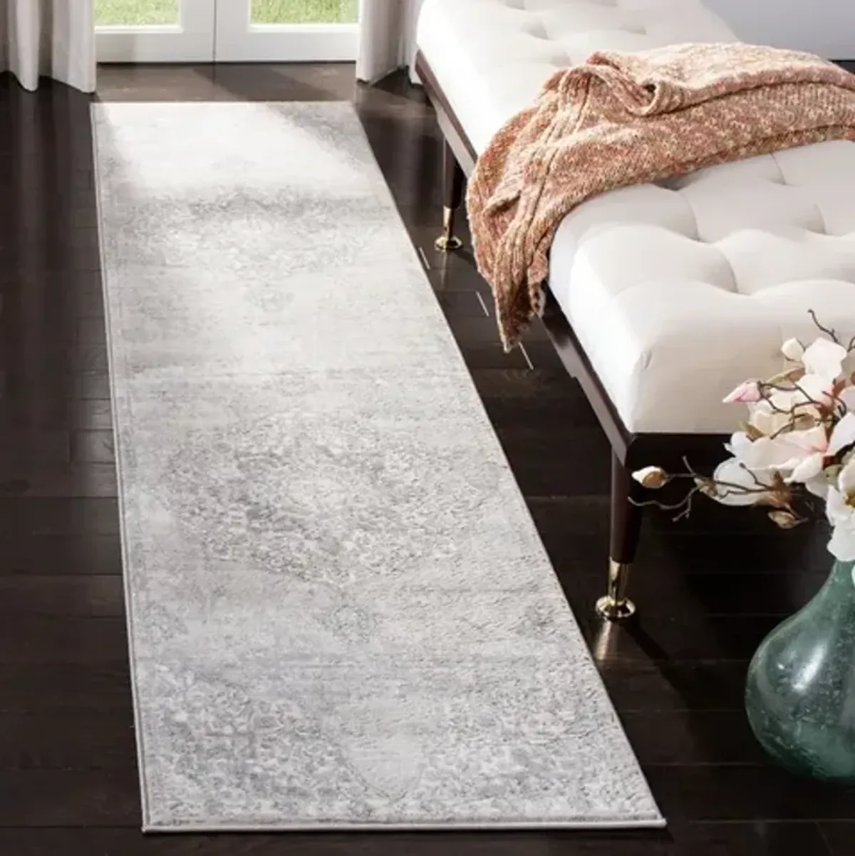 Brentwood 802 Grey / Ivory 2' X 4' Accent Powerloomed Rug