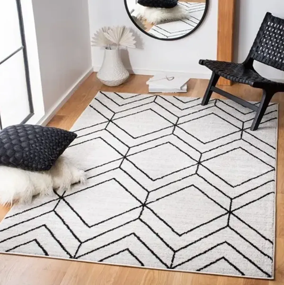 ADIRONDACK Contemporary Ivory / Black 2'-6" X 8' Powerloomed Rug