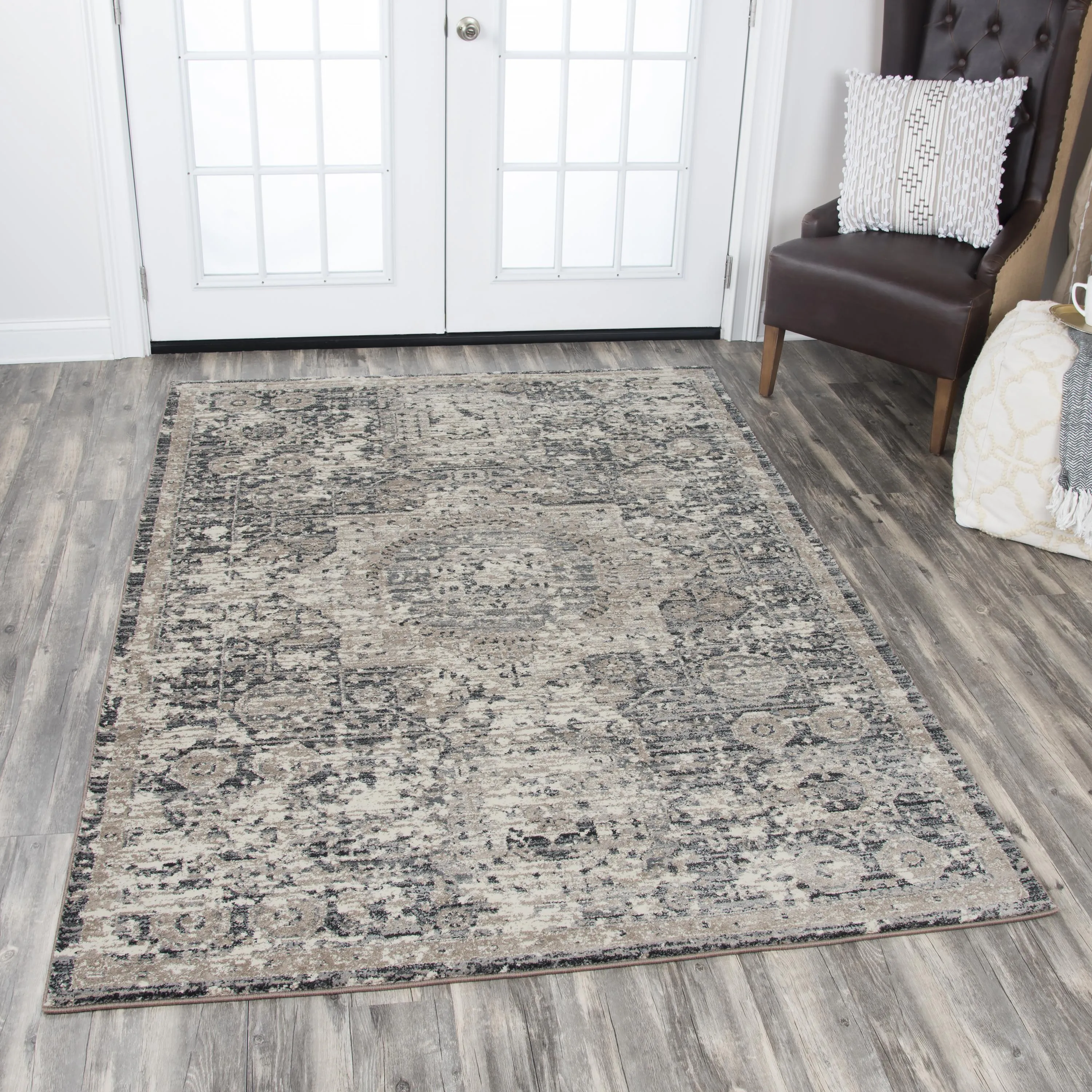 Panache Gray/Natural Central Medallion Distress  Polypropylene 6'7" x 9'6" Rectangle Rug