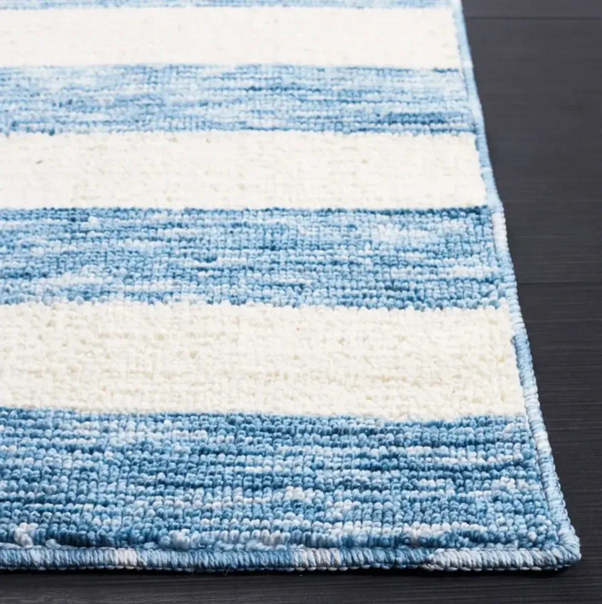 EASY CARE 115 LIGHT BLUE  2'-3' x 10' Runner Rug