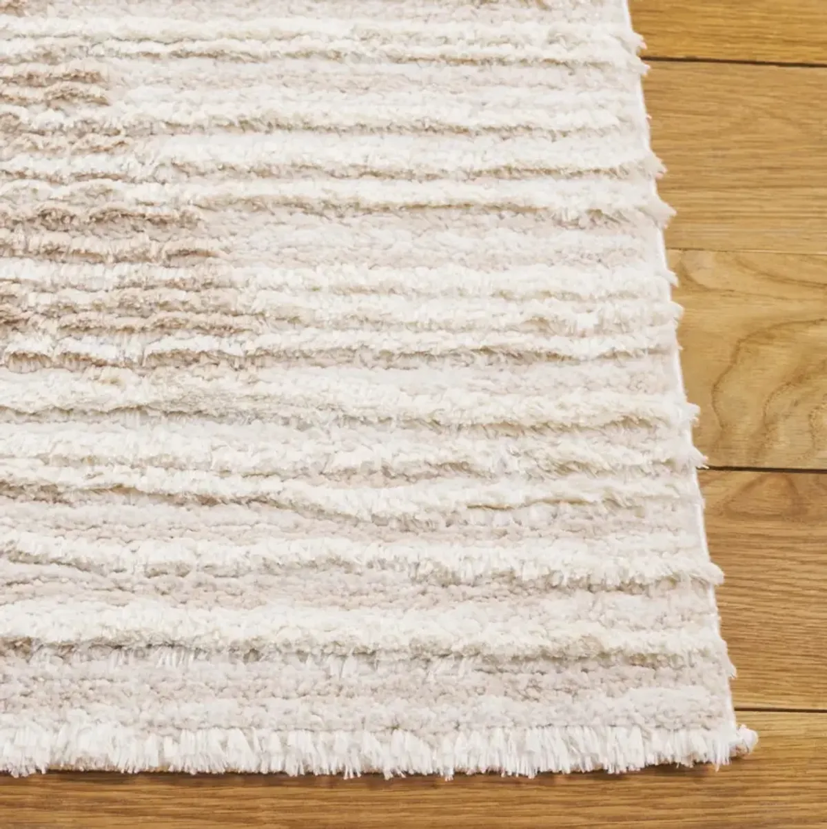 SEATTLE SHAG 911 IVORY  2'-3' x 8' Runner Rug