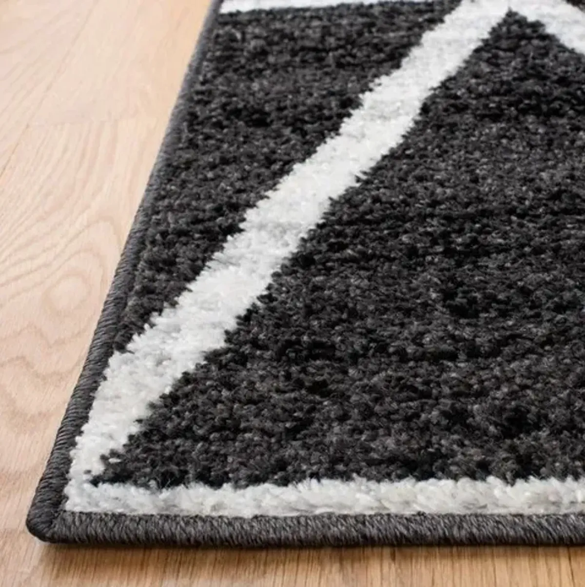 ADIRONDACK Contemporary Black / Ivory 8' X 10' Powerloomed Rug