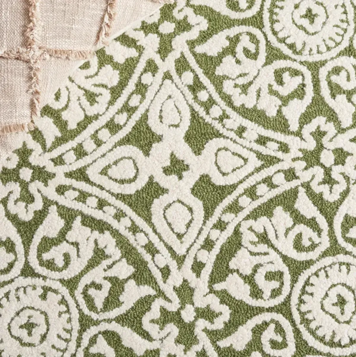 METRO 256 GREEN  2'-3' x 9' Runner Rug