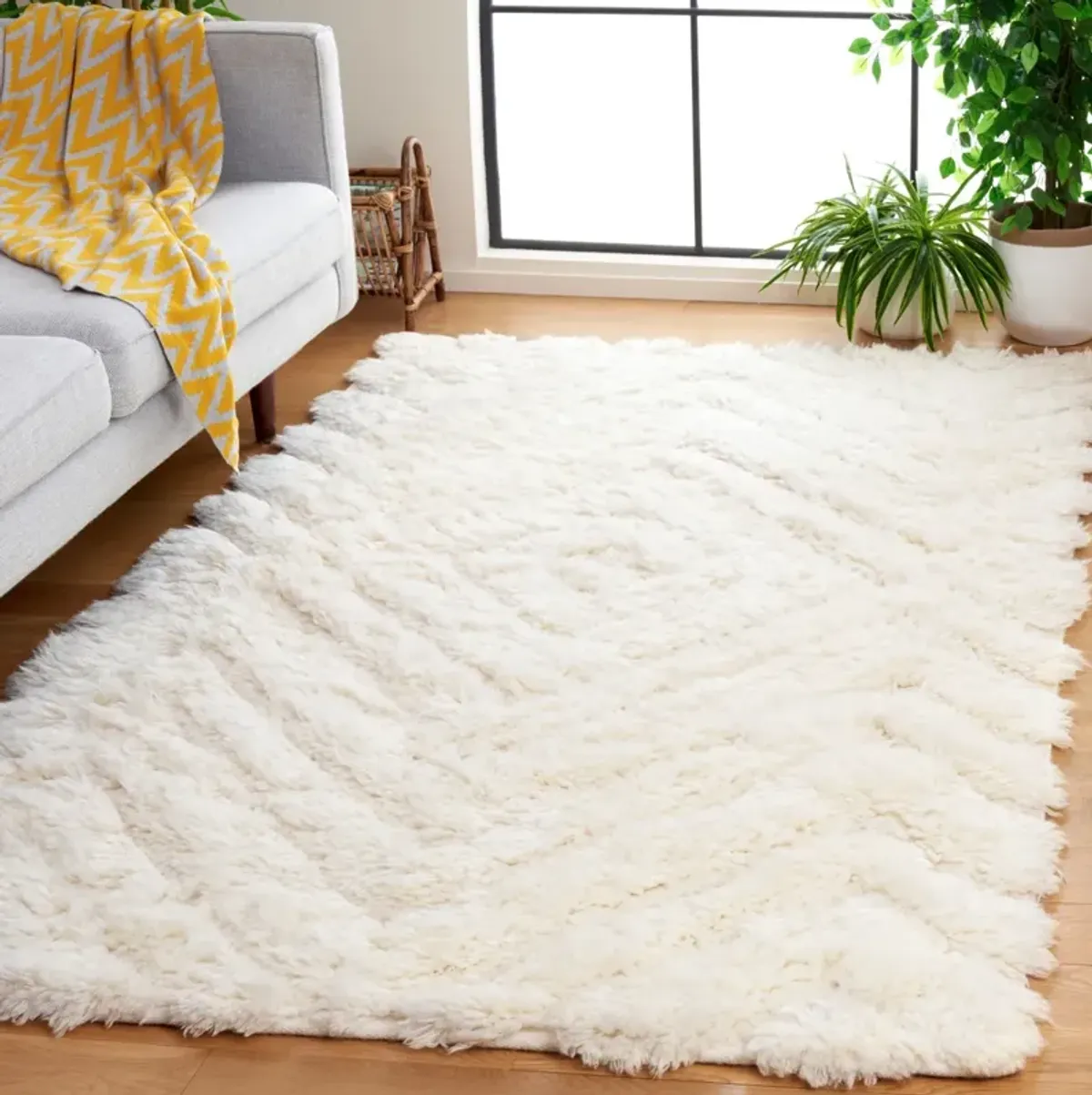 CASABLANCA 497 IVORY 3' x 5' Small Rectangle Rug