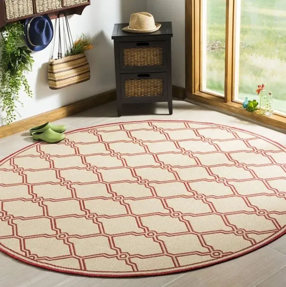 LINDEN 124 Collection LND124Q-6R Red / Creme 6'-7" X 6'-7" Round